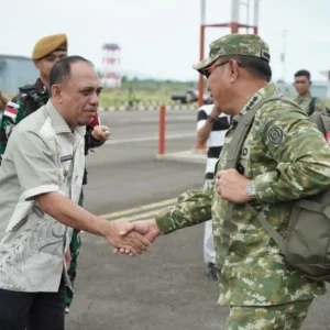 Sinergi Pemerintah dan TNI: Bupati Bolaang Mongondow Jemput Asops Panglima TNI di Lolak