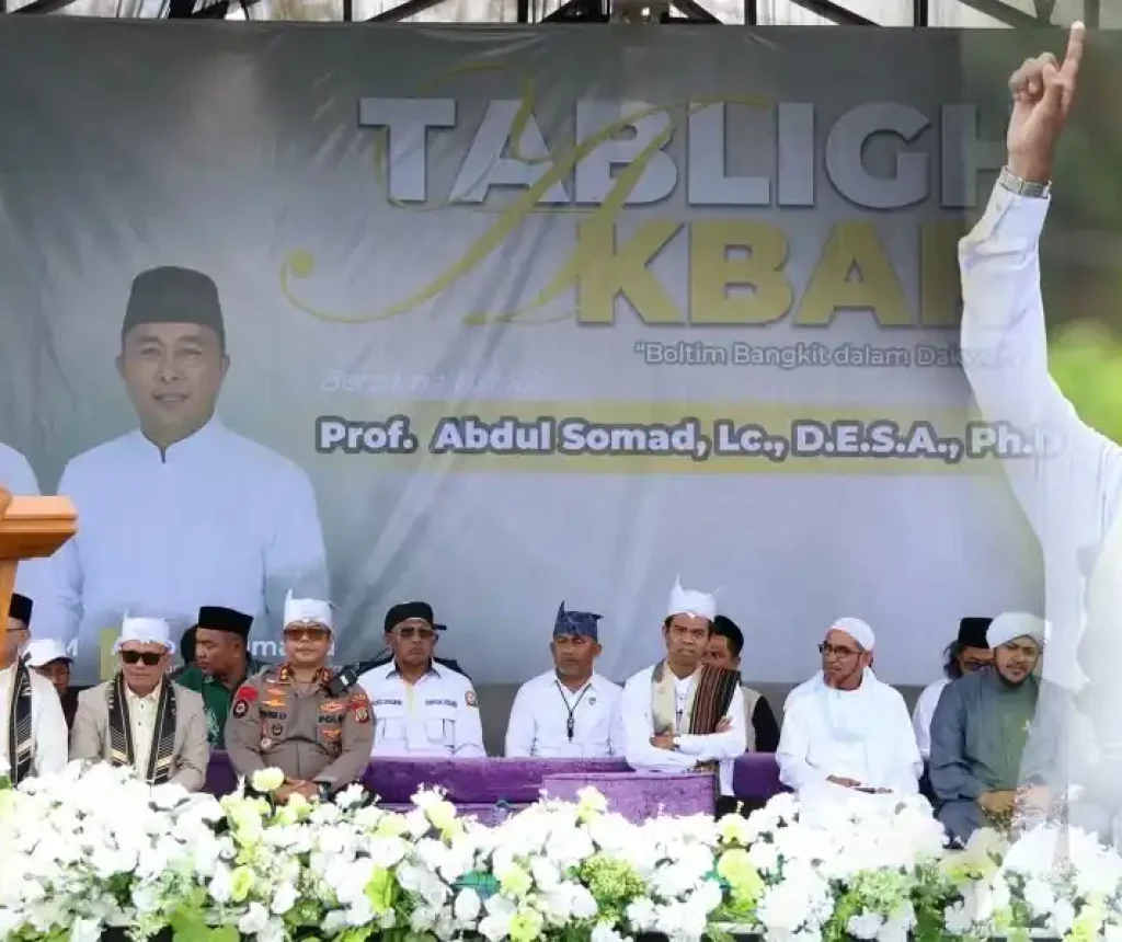 Tablig Akbar Boltim: Ribuan Jamaah Sambut Kehadiran Ustaz Abdul Somad