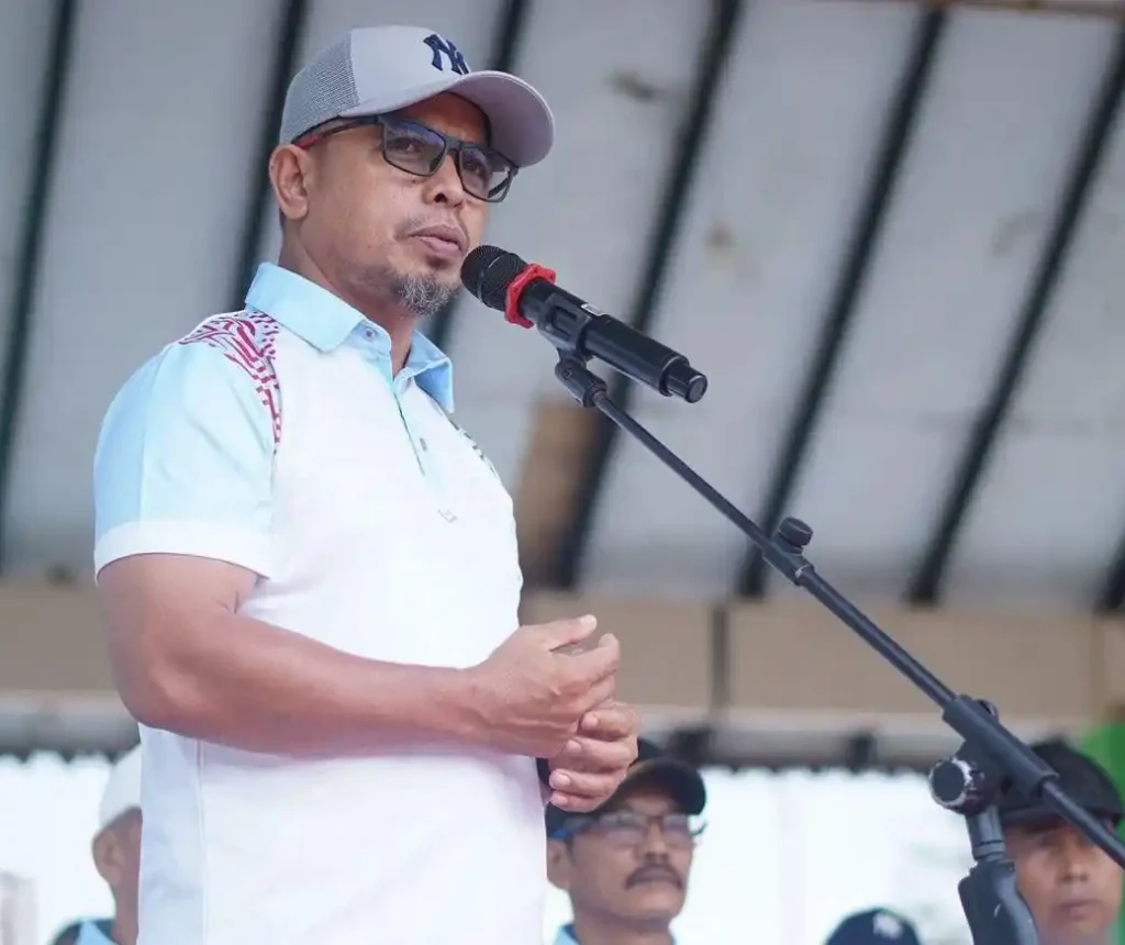Bupati Bolmut Resmi Buka Jalan Sehat HUT ke-19 di Boroko