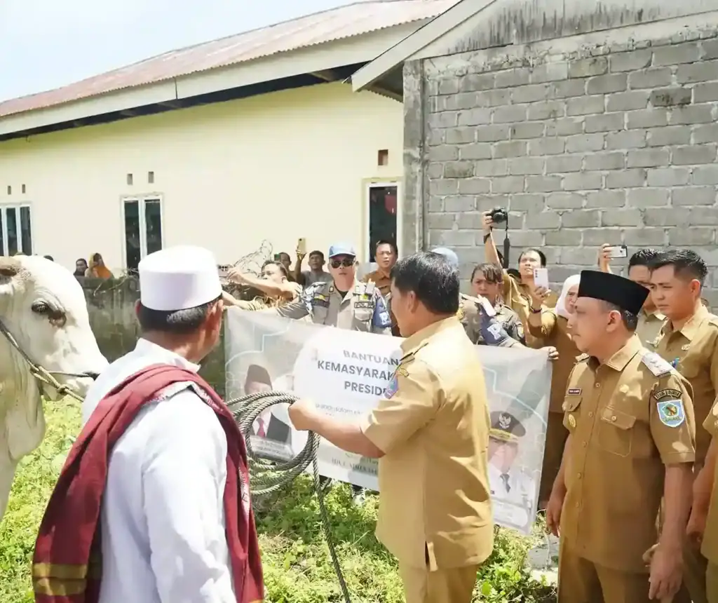 Gubernur Sulut Hadiri Serah Terima Bantuan Presiden di Desa Tadoy
