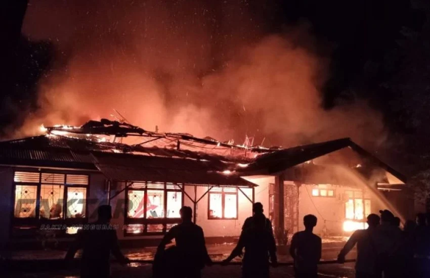 Kantor DPMPTSP Bolmong Utara Dilalap Api