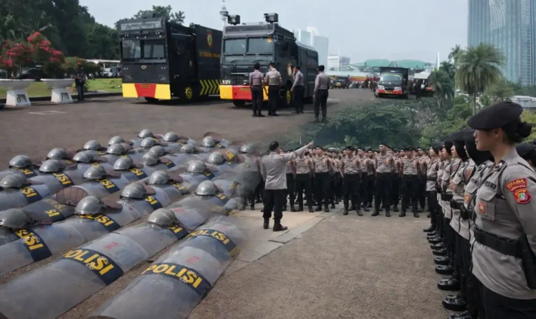 Polda Metro Jaya Kerahkan 4.151 Personel Amankan Aksi Mahasiswa di Bundaran HI